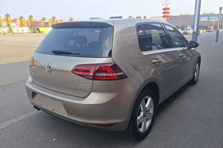 Used Volkswagen Golf 2017 230TSI Automatic Comfort Edition – Celebrating Milestone of One Million Units Rear Right 45 Deg