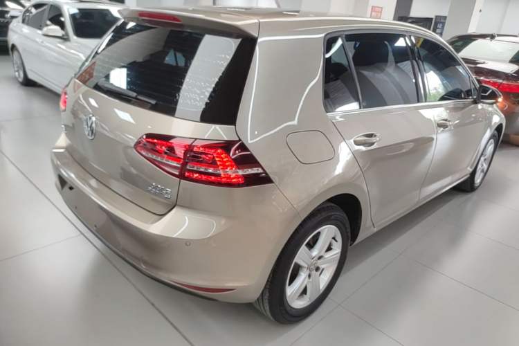 Used Volkswagen Golf 2017 230TSI Automatic Comfort Edition – Celebrating Milestone of One Million Units Rear Right 45 Deg