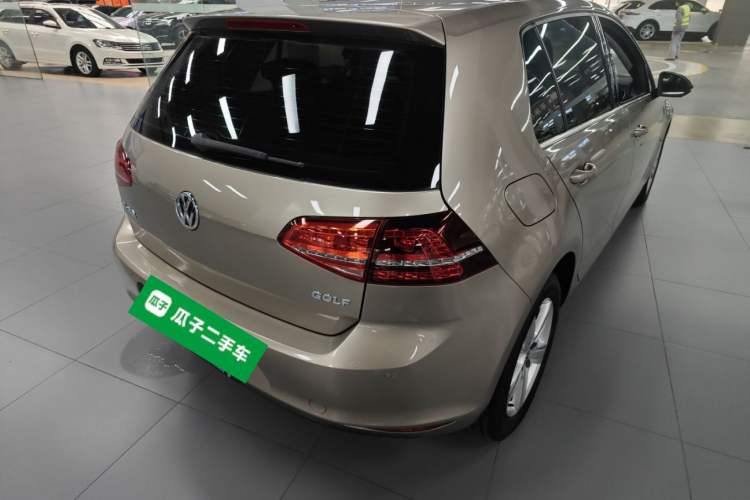 Used Volkswagen Golf 2017 1.6L Automatic Comfort Million-Vehicle Anniversary Edition Rear Right 45 Deg