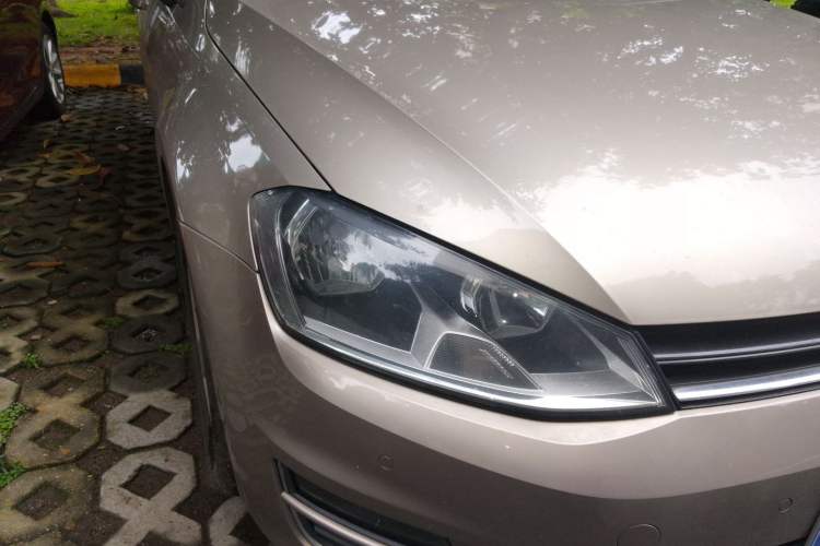 Used Volkswagen Golf 2017 1.6L Automatic Comfort Million-Vehicle Anniversary Edition Right Front Headlight