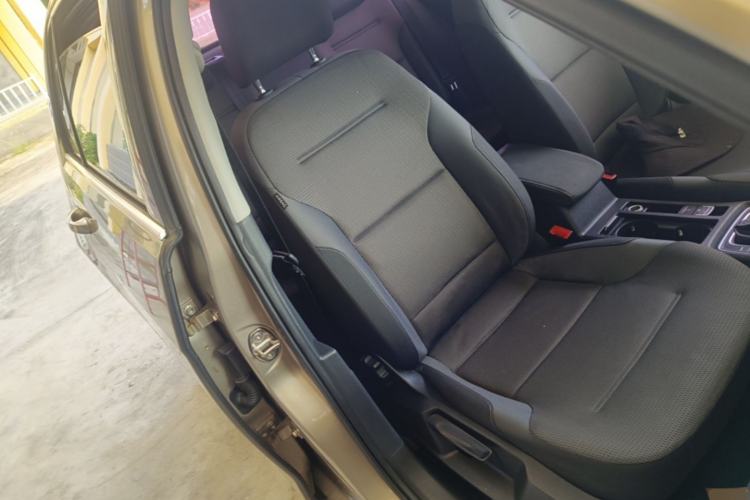 Used Volkswagen Golf 2017 230TSI Automatic Comfort Edition – Celebrating Milestone of One Million Units Right Front Seat