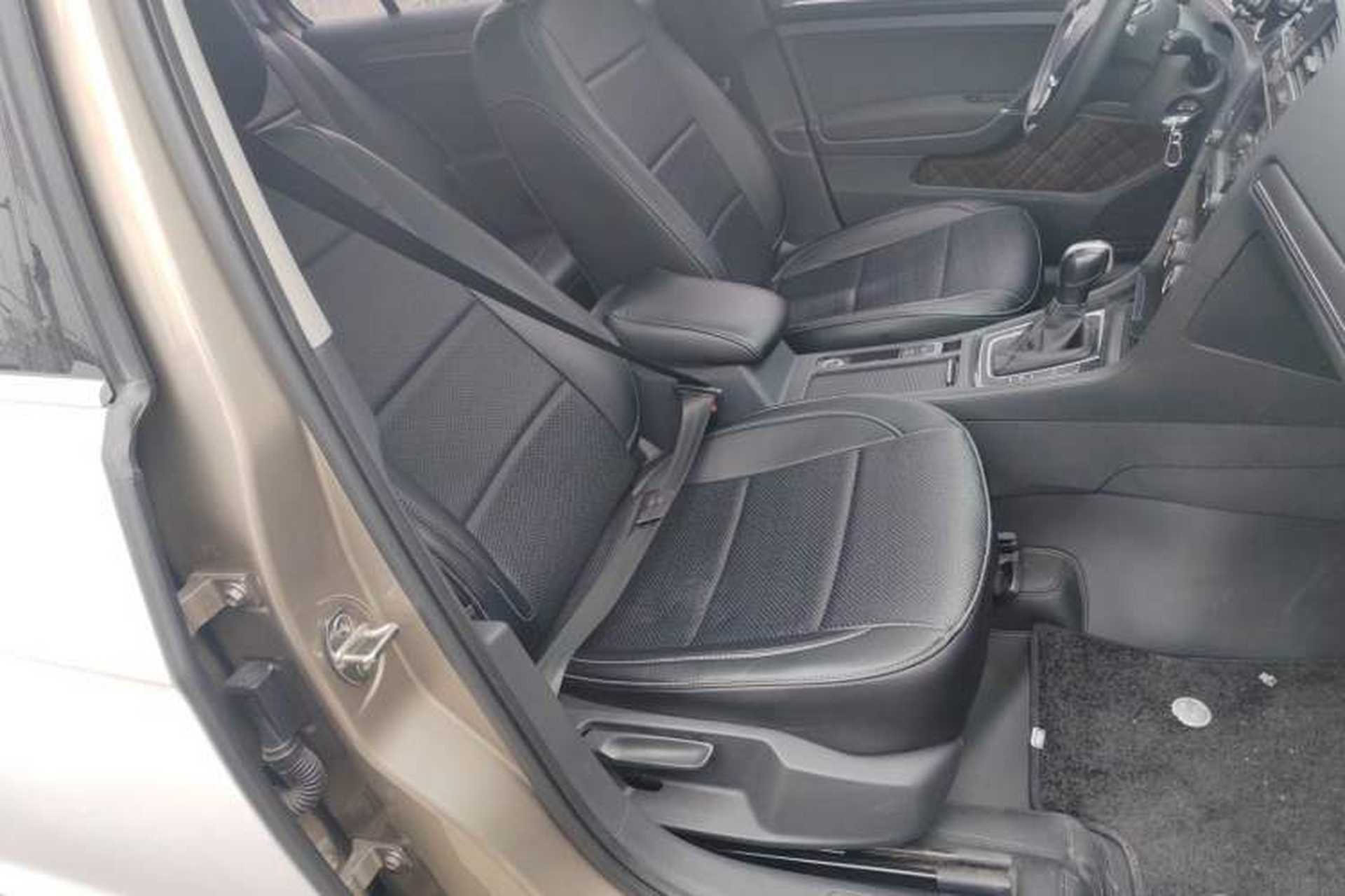 Used Volkswagen Golf 2017 230TSI Automatic Comfort Edition – Celebrating Milestone of One Million Units Right Front Seat