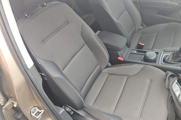 Used Volkswagen Golf 2017 230TSI Automatic Comfort Edition – Celebrating Milestone of One Million Units Right Front Seat