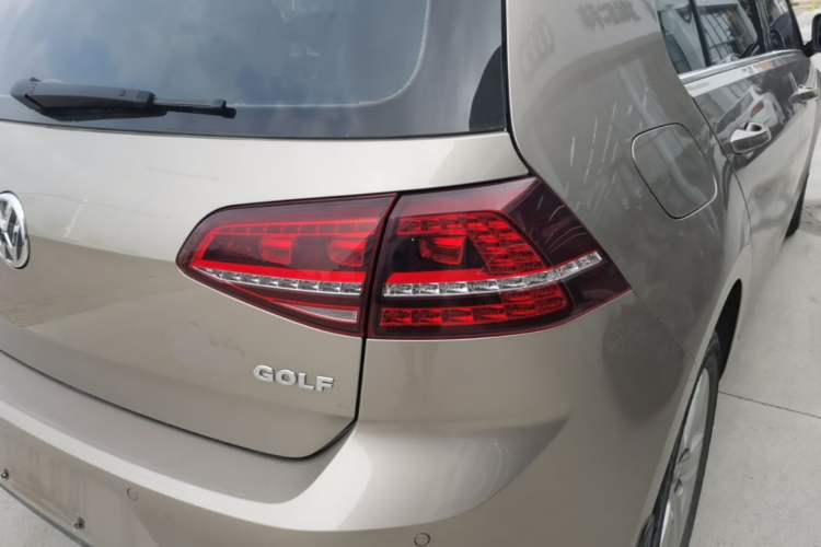 Used Volkswagen Golf 2017 1.6L Automatic Comfort Million-Vehicle Anniversary Edition Right Rear Taillight