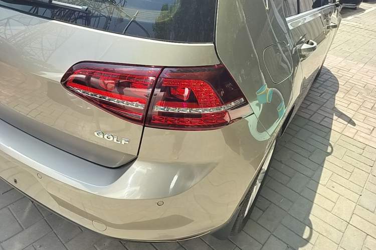Used Volkswagen Golf 2017 1.6L Automatic Comfort Million-Vehicle Anniversary Edition Right Rear Taillight
