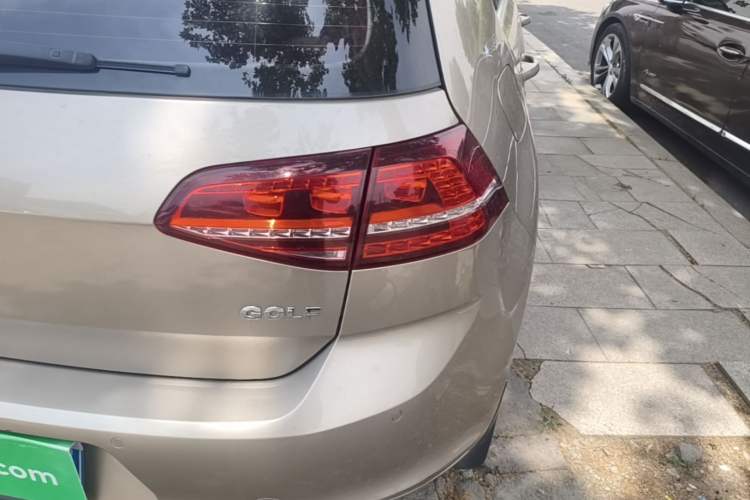 Used Volkswagen Golf 2017 1.6L Automatic Comfort Million-Vehicle Anniversary Edition Right Rear Taillight