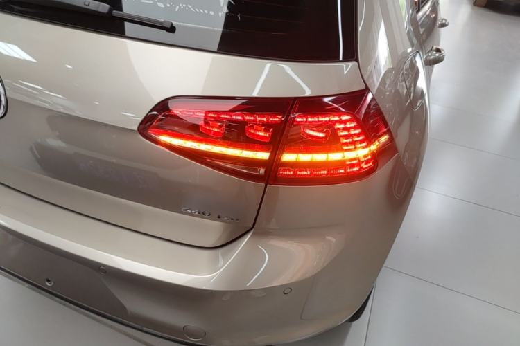 Used Volkswagen Golf 2017 230TSI Automatic Comfort Edition – Celebrating Milestone of One Million Units Right Rear Taillight