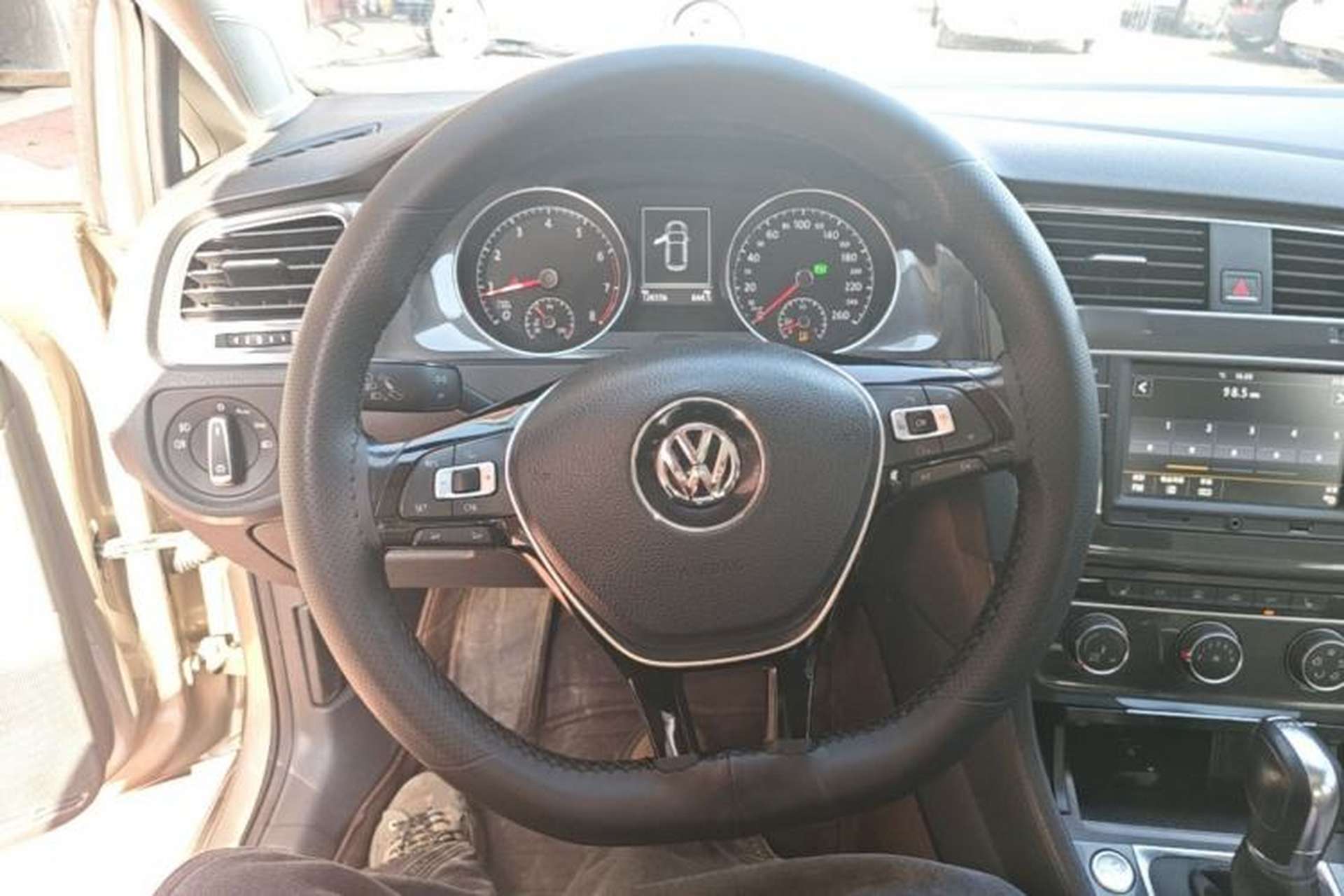 Used Volkswagen Golf 2017 230TSI Automatic Luxury Million-Vehicle Commemorative Edition Steering Wheel