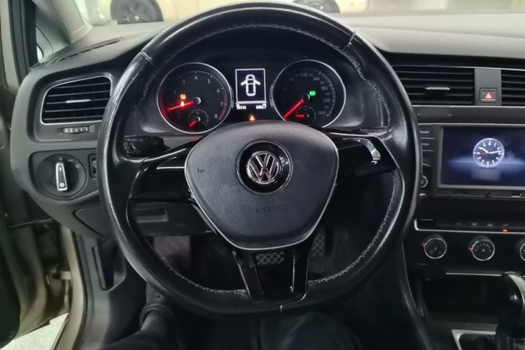 Used Volkswagen Golf 2017 1.6L Automatic Comfort Million-Vehicle Anniversary Edition Steering Wheel