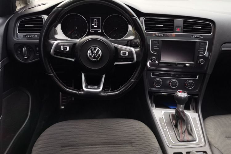 Used Volkswagen Golf 2017 230TSI Automatic Comfort Edition – Celebrating Milestone of One Million Units Steering Wheel