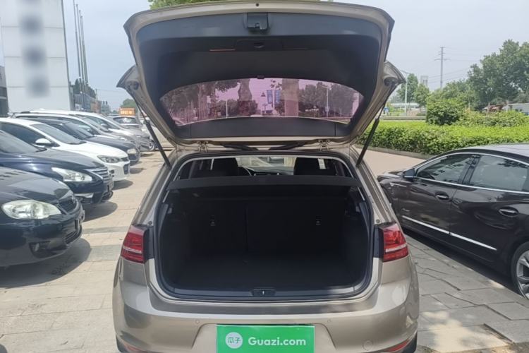 Used Volkswagen Golf 2017 1.6L Automatic Comfort Million-Vehicle Anniversary Edition Trunk