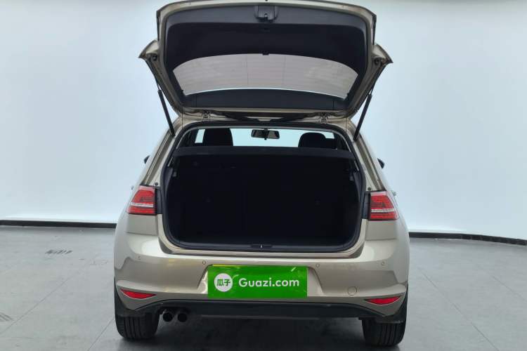Used Volkswagen Golf 2017 230TSI Automatic Comfort Edition – Celebrating Milestone of One Million Units Trunk
