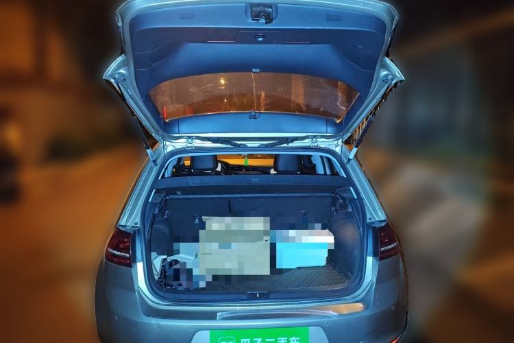 Used Volkswagen Golf 2017 230TSI Automatic Comfort Edition – Celebrating Milestone of One Million Units Trunk