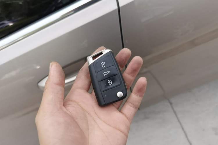 Used Volkswagen Golf 2017 1.6L Automatic Comfort Million-Vehicle Anniversary Edition Vehicle Key