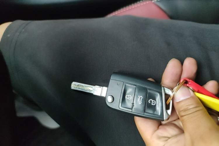 Used Volkswagen Golf 2017 230TSI Automatic Comfort Edition – Celebrating Milestone of One Million Units Vehicle Key