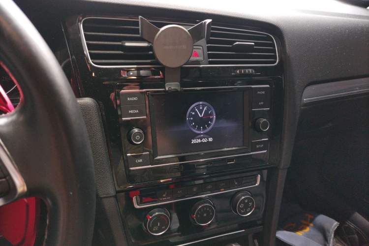 Used Volkswagen Golf 2018 280TSI Automatic R-Line Model Audio And AC Panel