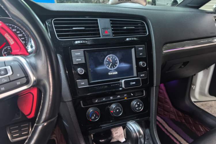 Used Volkswagen Golf 2018 280TSI Automatic R-Line Model Audio And AC Panel