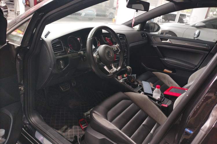 Used Volkswagen Golf 2018 280TSI Automatic R-Line Model Driver Seat