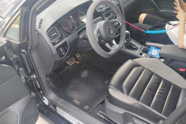 Used Volkswagen Golf 2018 280TSI Automatic R-Line Model Driver Seat