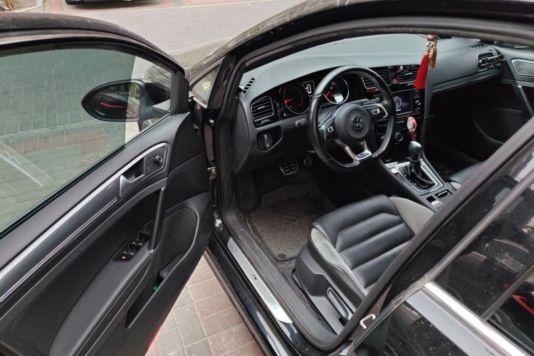 Used Volkswagen Golf 2018 280TSI Automatic R-Line Model Driver Seat