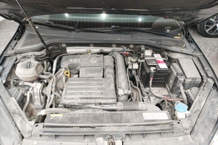 Used Volkswagen Golf 2018 280TSI Automatic R-Line Model Engine Bay