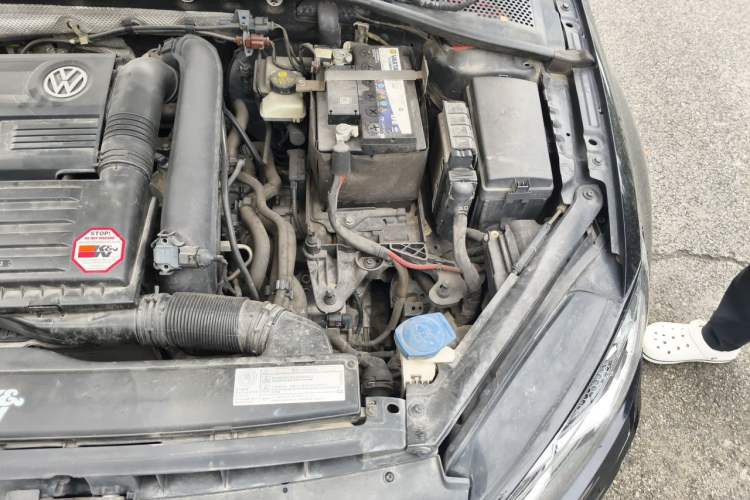 Used Volkswagen Golf 2018 280TSI Automatic R-Line Model Engine Bay Left