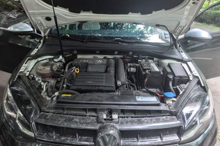 Used Volkswagen Golf 2018 280TSI Automatic R-Line Model Engine Bay