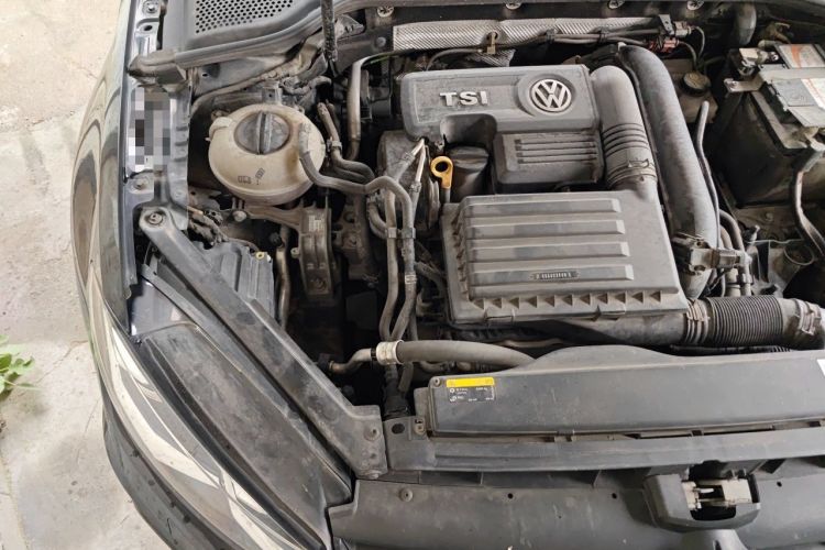 Used Volkswagen Golf 2018 280TSI Automatic R-Line Model Engine Bay Right