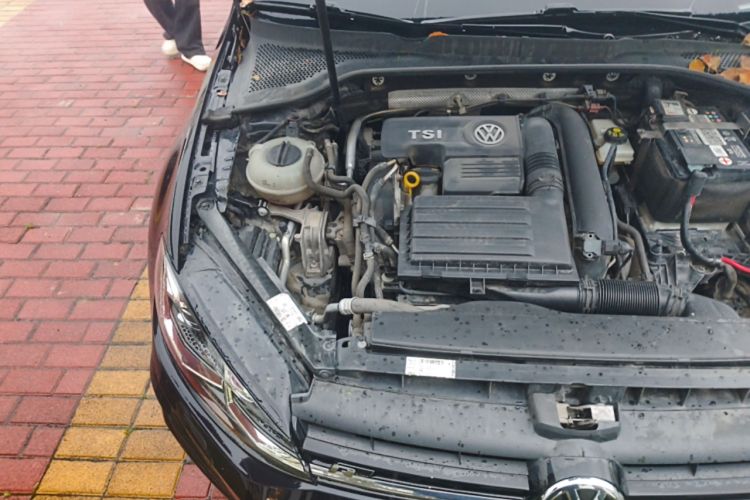 Used Volkswagen Golf 2018 280TSI Automatic R-Line Model Engine Bay Right