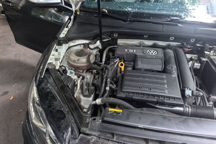 Used Volkswagen Golf 2018 280TSI Automatic R-Line Model Engine Bay Right