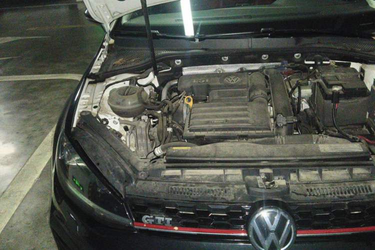 Used Volkswagen Golf 2018 230TSI Automatic Comfort Model Engine Bay Right