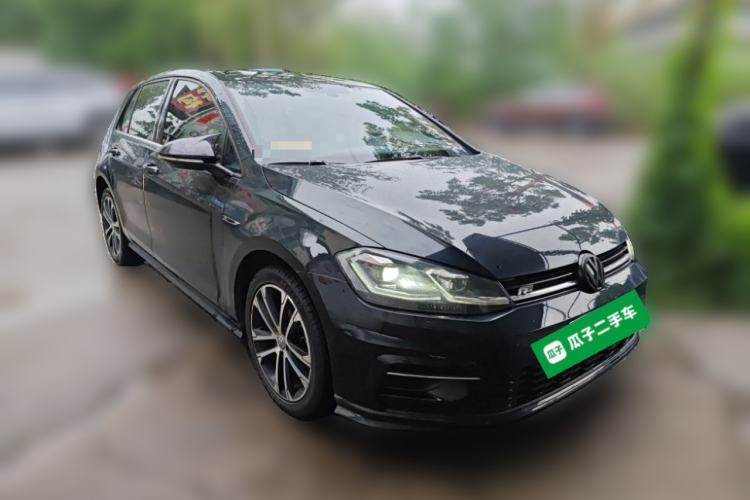 Used Volkswagen Golf 2018 280TSI Automatic R-Line Model Front Right 45 Deg