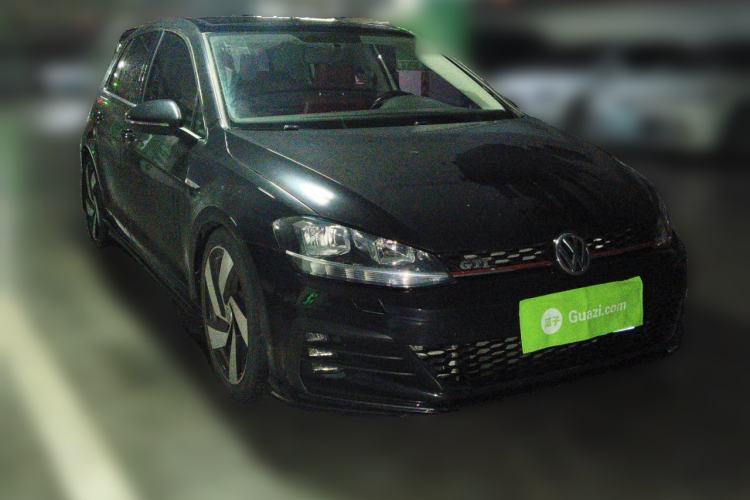 Used Volkswagen Golf 2018 230TSI Automatic Comfort Model Front Right 45 Deg