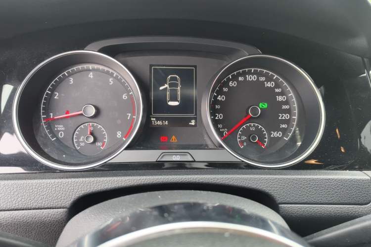 Used Volkswagen Golf 2018 280TSI Automatic R-Line Model Instrument Cluster