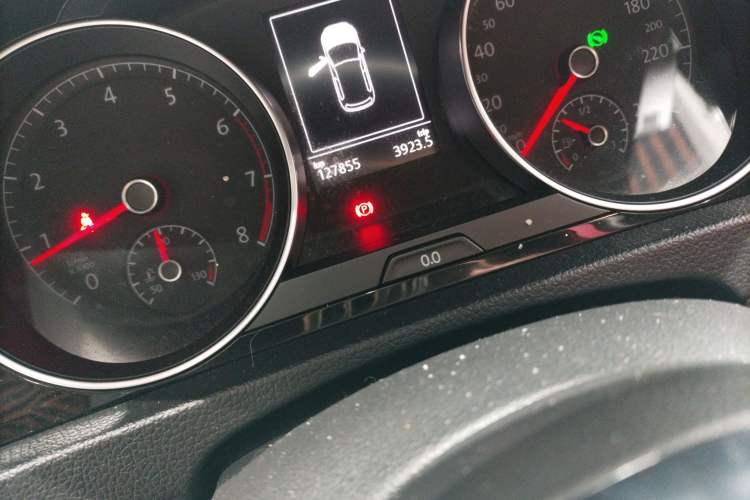 Used Volkswagen Golf 2018 280TSI Automatic R-Line Model Instrument Cluster