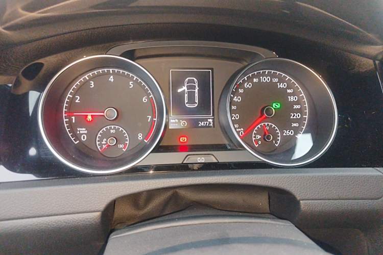 Used Volkswagen Golf 2018 280TSI Automatic R-Line Model Instrument Cluster