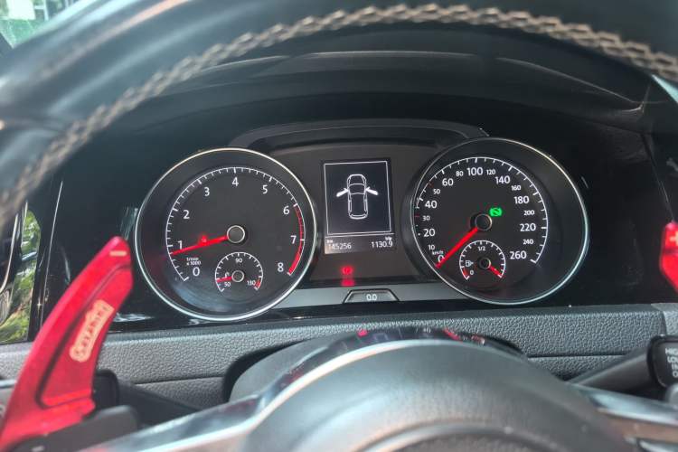 Used Volkswagen Golf 2018 280TSI Automatic R-Line Model Instrument Cluster
