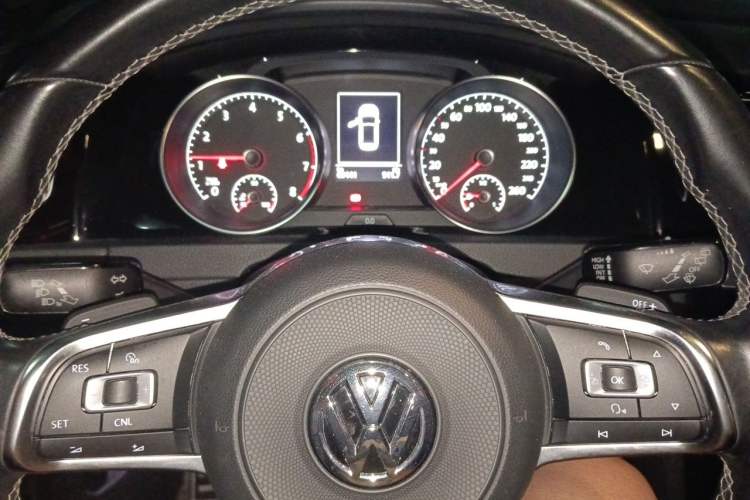 Used Volkswagen Golf 2018 280TSI Automatic R-Line Model Instrument Cluster