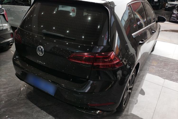 Used Volkswagen Golf 2018 280TSI Automatic R-Line Model Rear Right 45 Deg