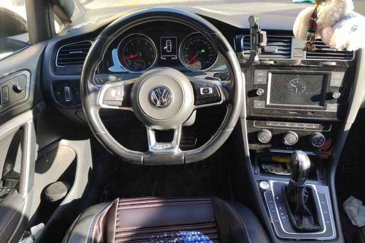 Used Volkswagen Golf 2018 280TSI Automatic R-Line Model Steering Wheel