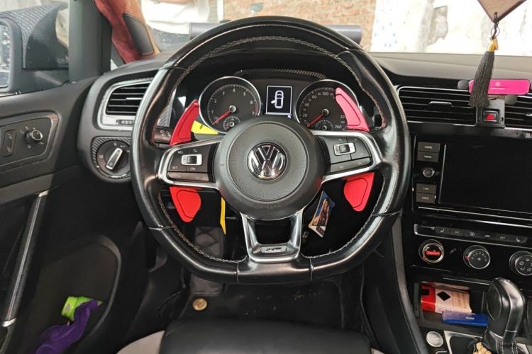 Used Volkswagen Golf 2018 280TSI Automatic R-Line Model Steering Wheel