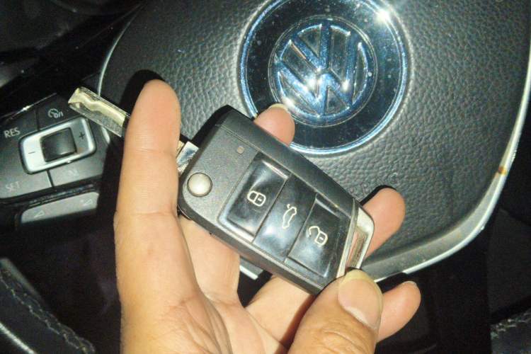 Used Volkswagen Golf 2018 230TSI Automatic Comfort Model Vehicle Key