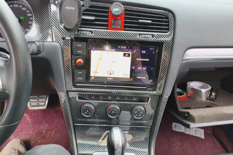 Used Volkswagen Golf 2018 280TSI Automatic R-Line Model Audio And AC Panel