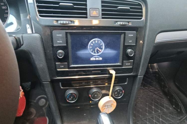 Used Volkswagen Golf 2018 230TSI Automatic Comfort Model Audio And AC Panel