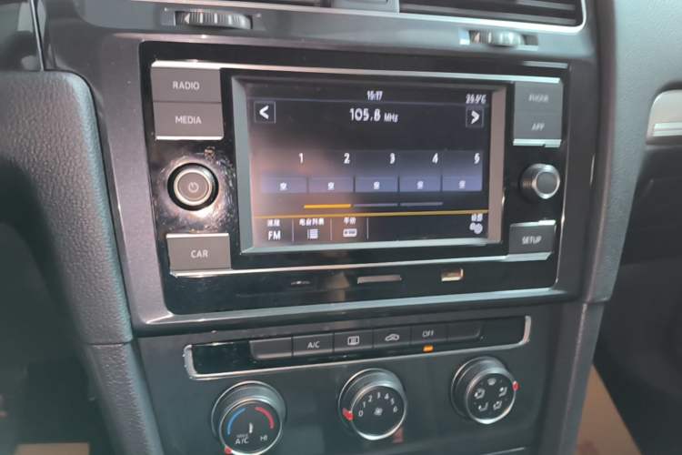 Used Volkswagen Golf 2018 230TSI Automatic Comfort Model Audio And AC Panel