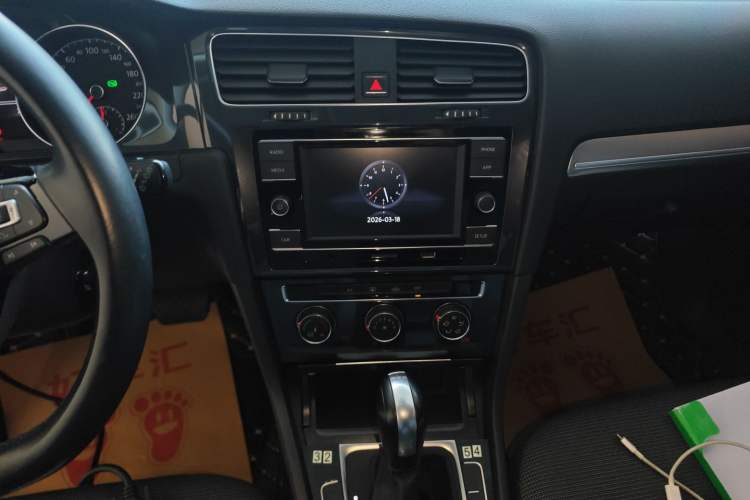Used Volkswagen Golf 2018 230TSI Automatic Comfort Model Audio And AC Panel