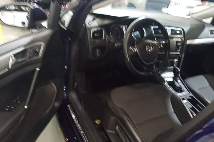 Used Volkswagen Golf 2018 230TSI Automatic Comfort Model Driver Seat