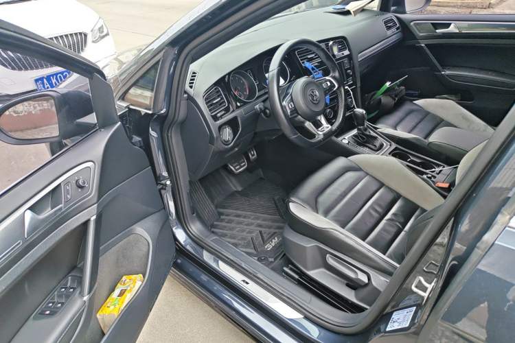 Used Volkswagen Golf 2018 280TSI Automatic R-Line Model Driver Seat