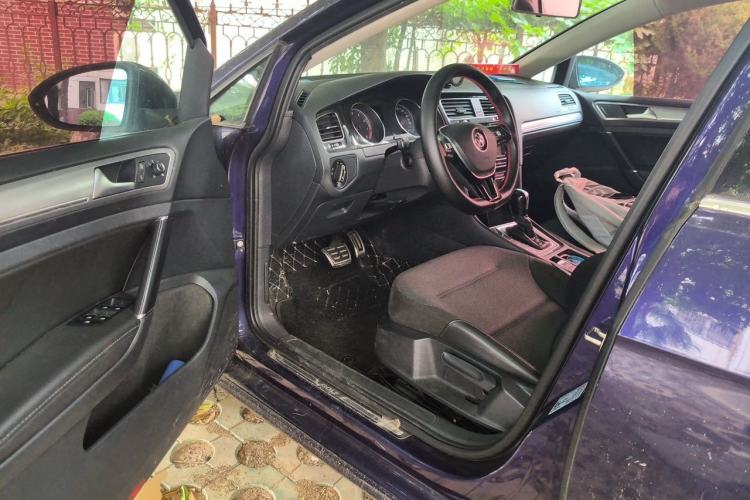 Used Volkswagen Golf 2018 1.6L Automatic Comfort Model Driver Seat