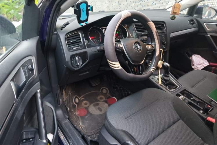Used Volkswagen Golf 2018 230TSI Automatic Comfort Model Driver Seat